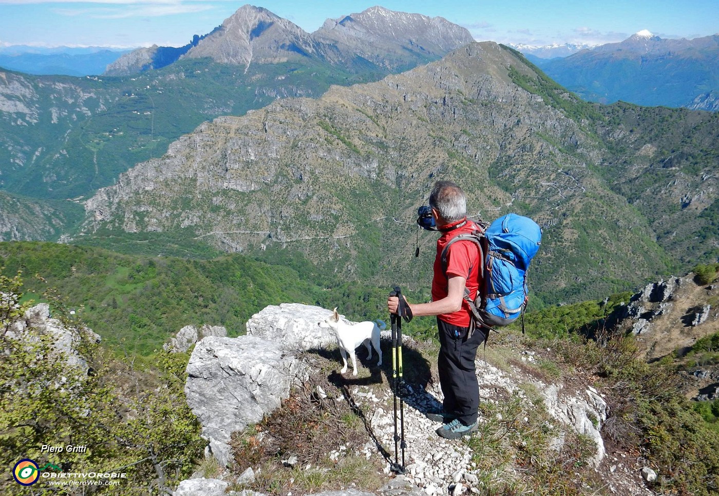 27 Dal Pizzo Morterone vista su Due Mani, Grigne, Legnone.jpg